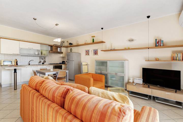 Entire apartment, La Casa Di Freddy Apartment with Sea View and Private Garage Included in Loano, Riviera di Ponente