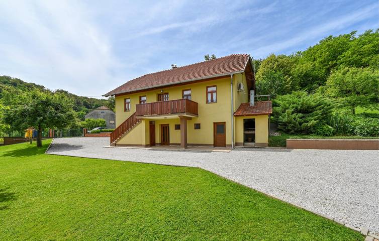 Ferienhaus für 6 Personen, mit Ausblick und Garten