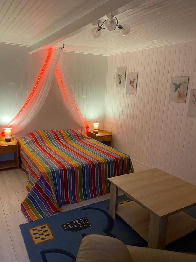Chambre d’hôte pour 2 personnes, avec terrasse ainsi que jacuzzi et sauna à Molières-sur-Cèze