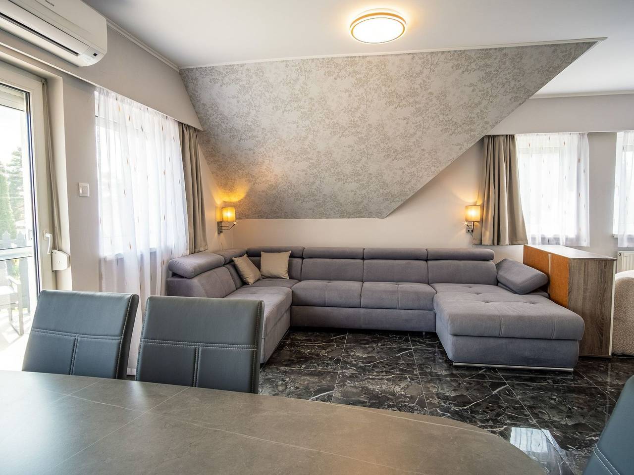 Luxvil apartment in Balatonkeresztur, Plattensee Südufer