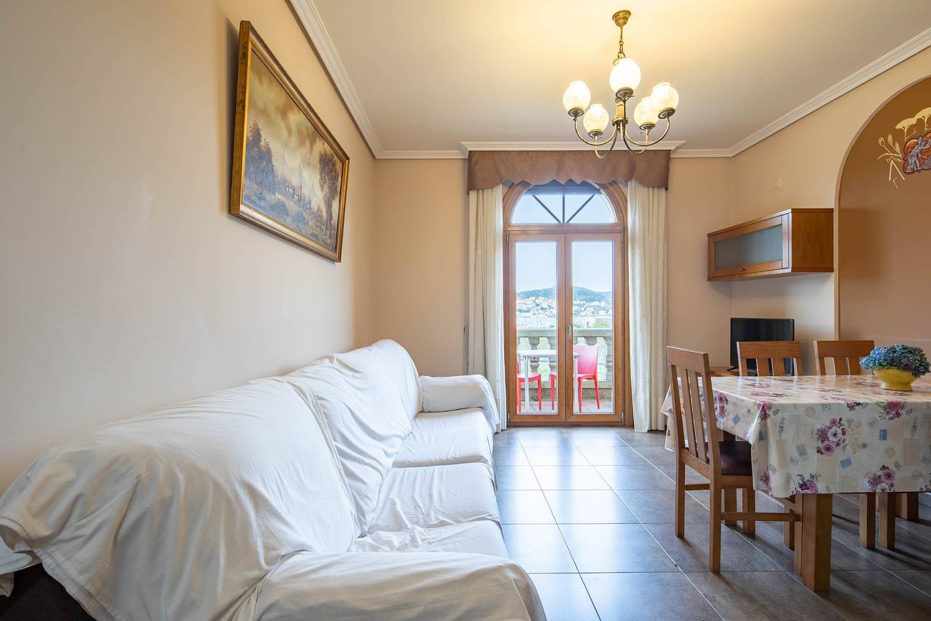 Ganze Wohnung, „Apartamento 21 Ático“ mit Meerblick, Gemeinschaftspool und Wlan in Cangas, Rías Baixas