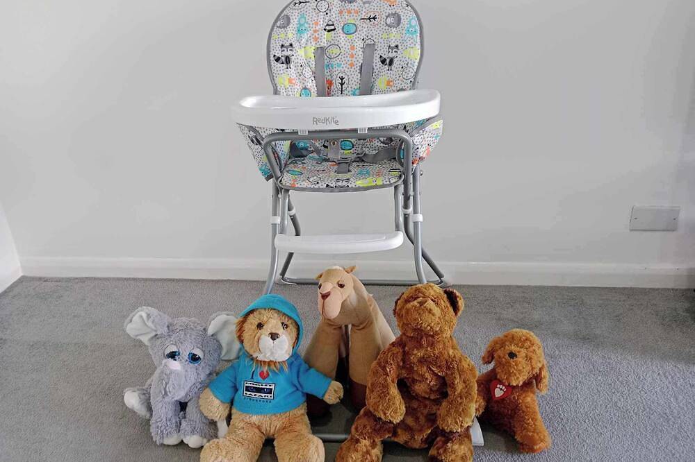 Monmouth House Aylesbury Premier Quality Accommodation Sleeps Up to 6 Guests in Aylesbury, Buckinghamshire