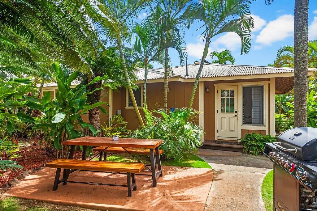 Koolkondo Surf Bungalow with Pool by the beach in Poipu, Koloa