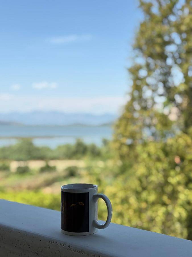 Appartement de vacances pour 2 personnes, avec vue ainsi que jardin et vue sur le lac, animaux acceptés