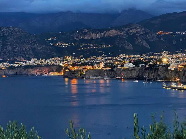 Bungalow per 2 persone, con Terrazza e Giardino nonché Piscina per bambini e Piscina a Sorrento