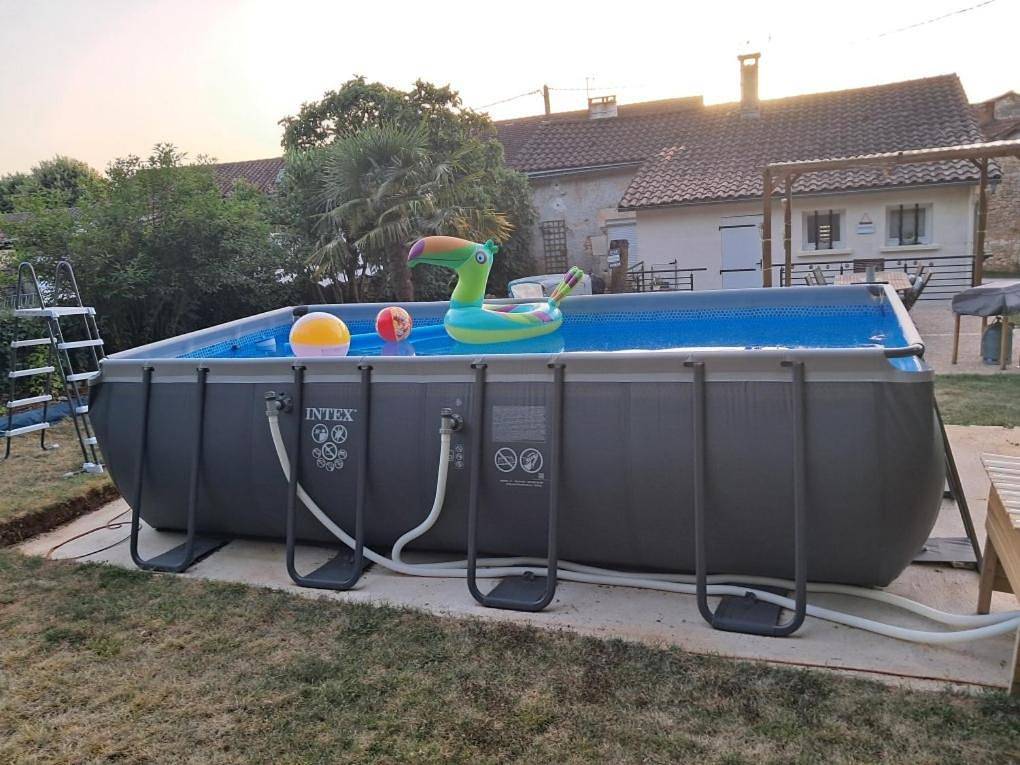 Au doux rêve gite avec piscine et spa privés in Corgnac-sur-l'Isle, Périgord Vert