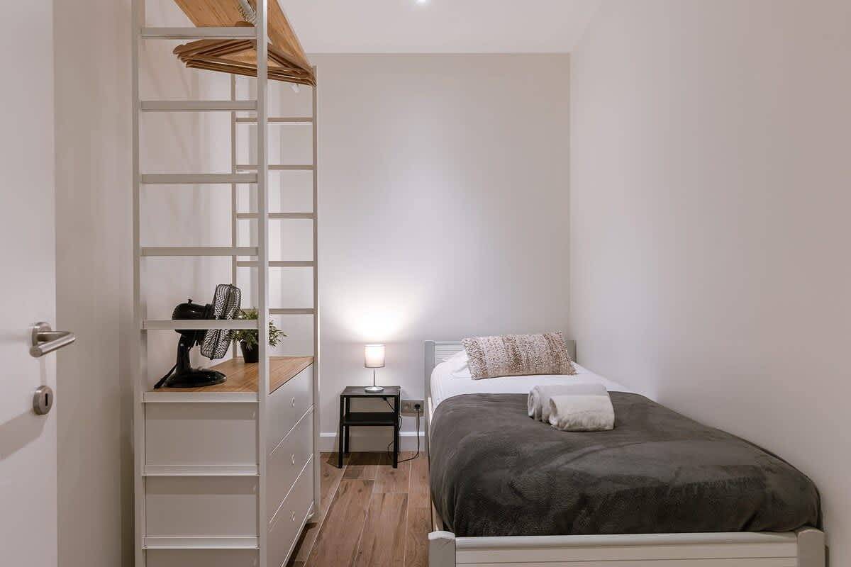 Geheel appartement, 3Br apartment w/ kitchen in Gent, Oost-Vlaanderen