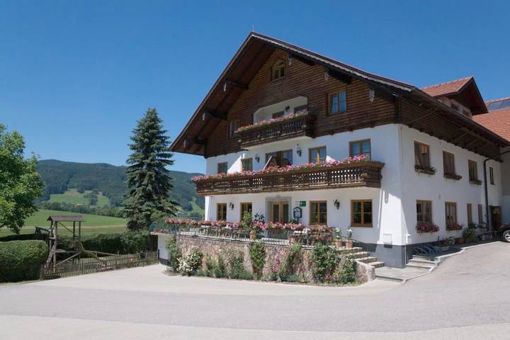 Privatzimmer für 2 Personen, mit Terrasse und Garten in Irrsee