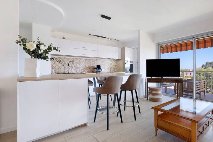 Appartement entier, Hauteur d'Antibes 3 pièces vue mer et montagne in Antibes, Côte méditerranéenne (France)