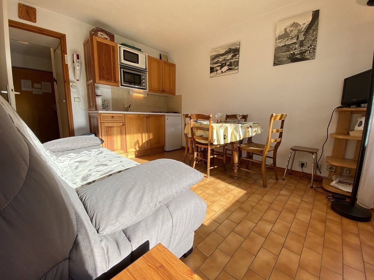 Appartement entier, Studio Cabine près des pistes avec parking privé à Praz-Sur-Arly in Praz-sur-Arly, Pays du Mont-Blanc