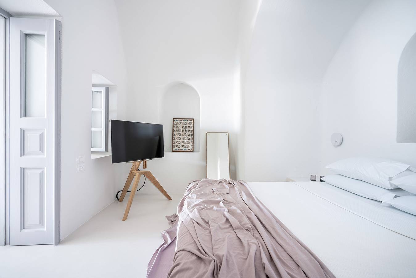 Inspiring Santorini Villa | 1 Bedroom | Villa A2 | Beautiful Caldera Sunset View & Air Conditioning | Fira in Firostefani, Thera