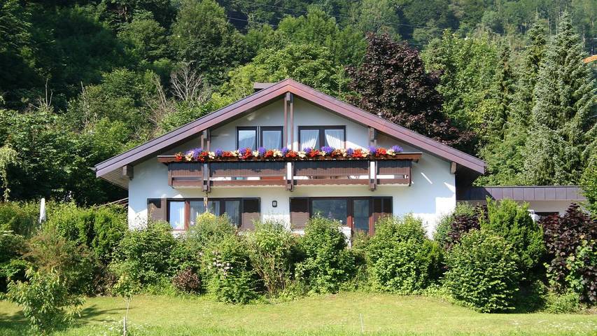 Ferienwohnung für 4 Personen, mit Garten und Ausblick sowie Balkon in Tschagguns