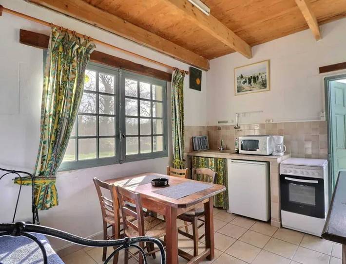 Gîte pour 2 personnes, avec piscine et jardin à Saintes-Maries-de-la-Mer - 2