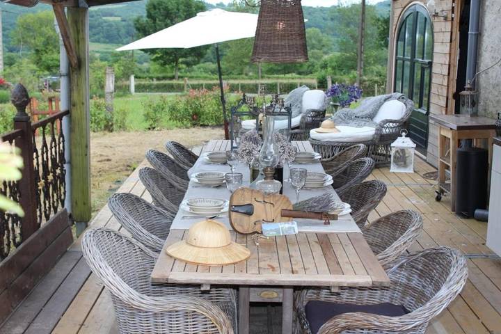 Location de vacances pour 6 personnes, avec Terrasse et Jardin ainsi que Piscine et Vue à Youx