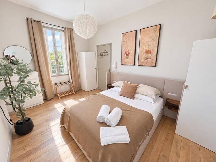 Gîte pour 2 personnes, avec Terrasse dans Théâtre des Halles