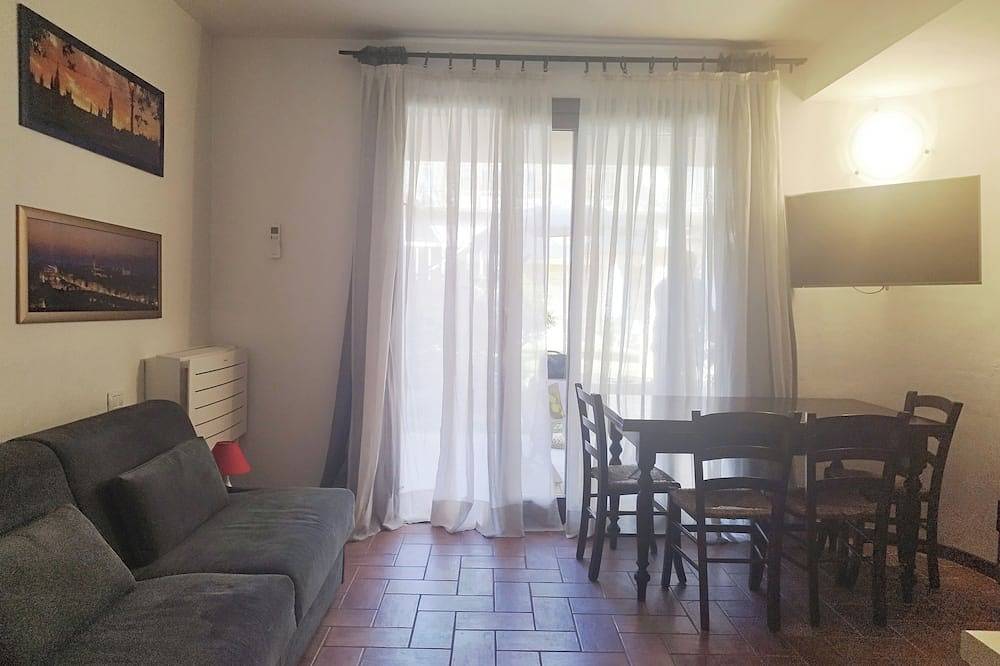 Geheel appartement, Aan Het Meer In Woonplaats Met Zwembad Met Een Kamer in Paratico, Franciacorta