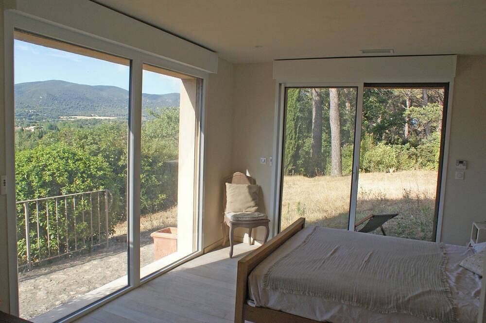 Unique villa for 6 people, 2 minutes from Lourmarin! in Lourmarin, Regionaler Naturpark Luberon