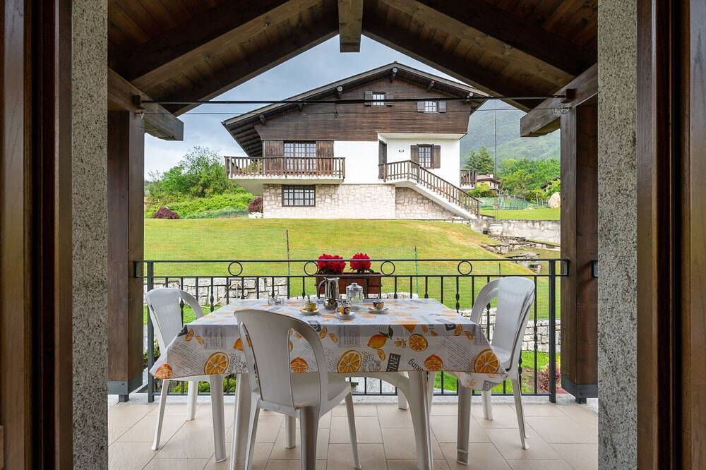 Schönes alleinstehendes Ferienhaus für 4 Leute mit W-Lan, Tv und Terrasse in Mergozzo, Comune di Mergozzo