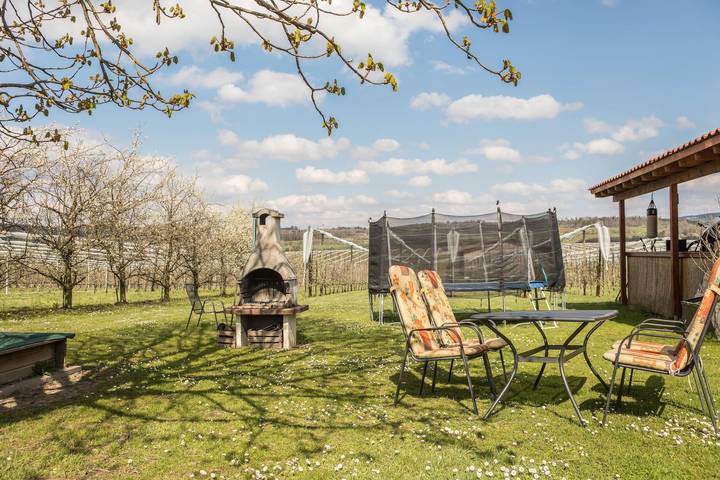 Ganze Wohnung, Gemütliche Ferienwohnung "Dachsberg Maisonette" mit Gemeinschaftsgarten und WLAN in Bermatingen, Region Bodensee-Oberschwaben