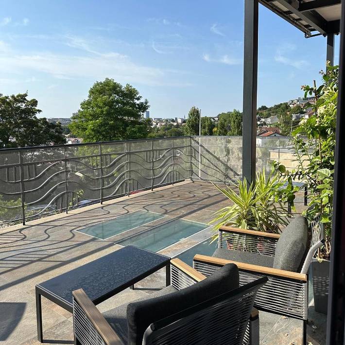 Location de vacances pour 2 personnes, avec Terrasse ainsi que Jardin et Vue à Cachan