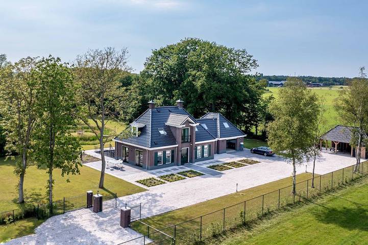 Villa für 8 Personen, mit Garten und Sauna sowie Whirlpool - 1