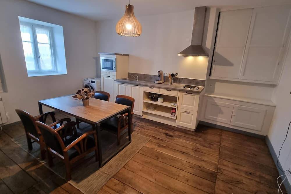 Entire apartment, The heart of the city in Guéret, Guéret region