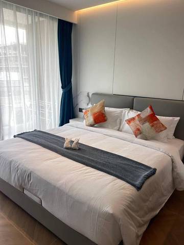 Gîte pour 2 personnes, avec piscine ainsi que balcon et vue dans Bang Tao Beach