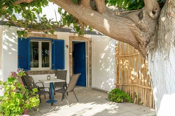 Gîte pour 4 personnes, avec balcon et jardin dans Andros