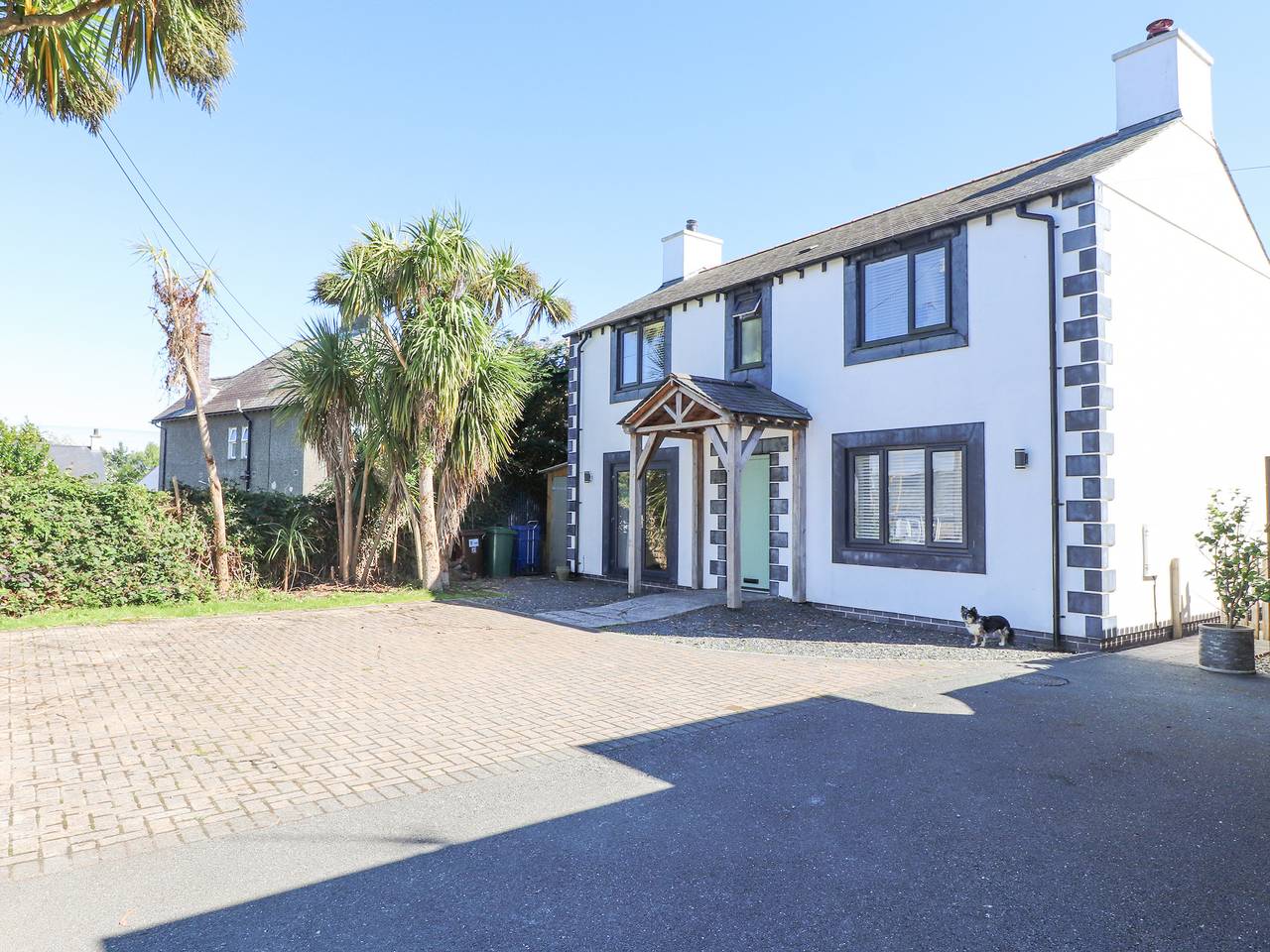 The White House in Llanbedrog, Gwynedd