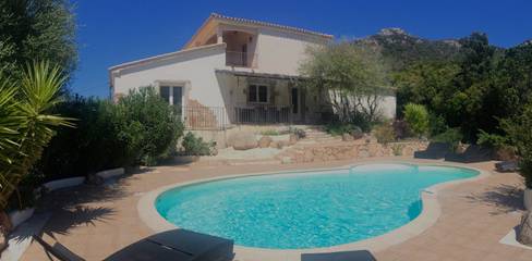 Cottage pour 4 personnes, avec piscine et jardin à Figari