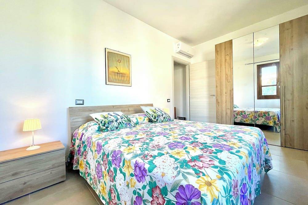 Ganze Wohnung, \" Beach House with Terrace \" in Torre di Bari, Ogliastra Provinz