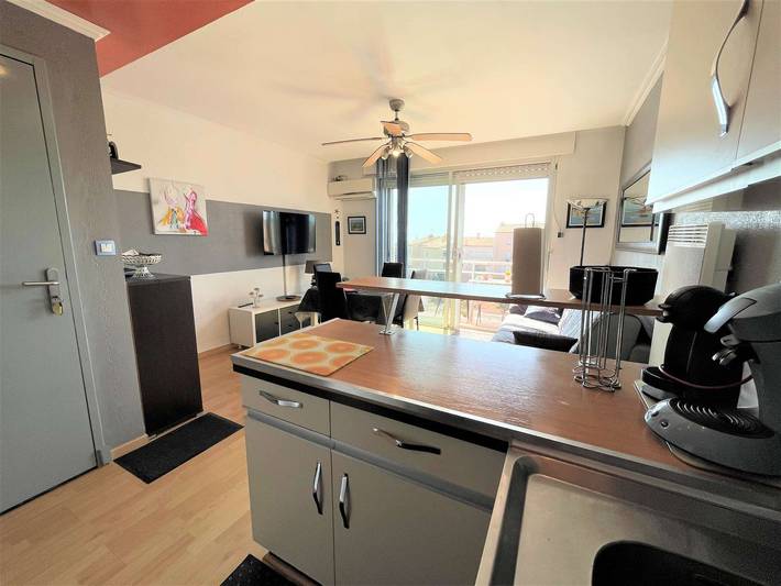Apartamento entero, Apartamento cerca de la playa con balcón, A/C, y capacidad para 4 personas in Port-la-Nouvelle, Costa mediterránea (Francia)