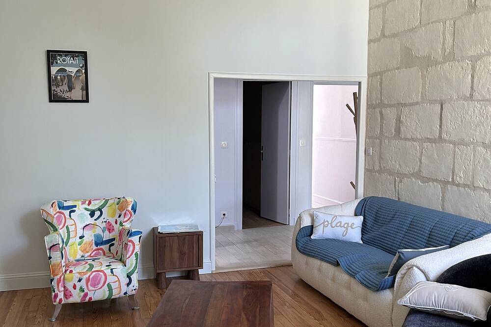 La Glaneuse  Maison située à 200 m de la Gare Sncf et 150 m de la plage in Royan, Côte de Beauté