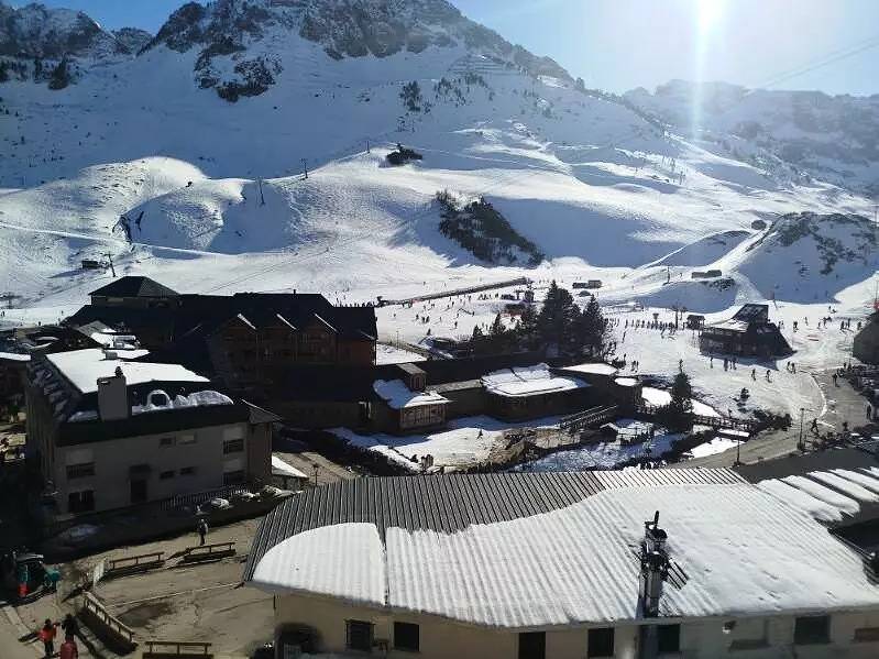 Entire apartment, Apartment 4 Rooms 8 people - Comfort in La Mongie, Bagnères-de-Bigorre