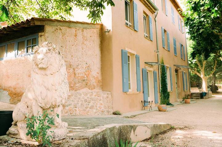 Appartement de vacances pour 6 personnes, avec Jacuzzi et Terrasse ainsi que Jardin et Sauna à Auriol