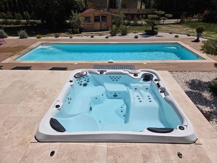 Location de vacances pour 8 personnes, avec sauna et jacuzzi ainsi que jardin et piscine à Beaumettes - 3