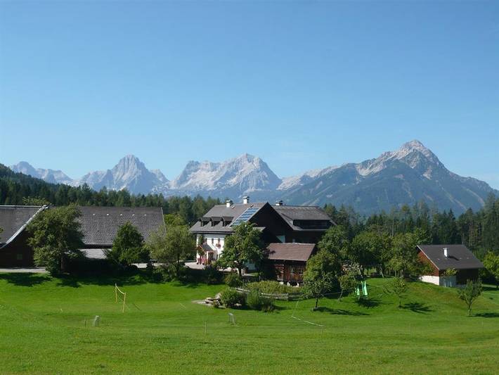 Bauernhof für 4 Personen, mit Balkon und Terrasse sowie Garten und Sauna in Totes Gebirge