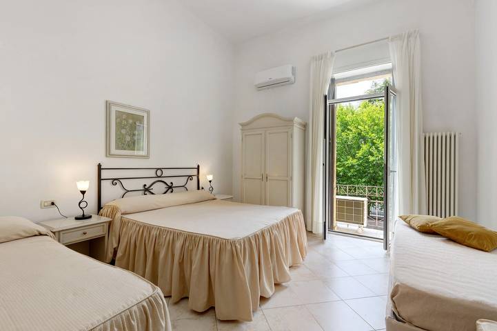 Casas e apartamentos de temporada para 4 pessoas, com Balcão em Verona