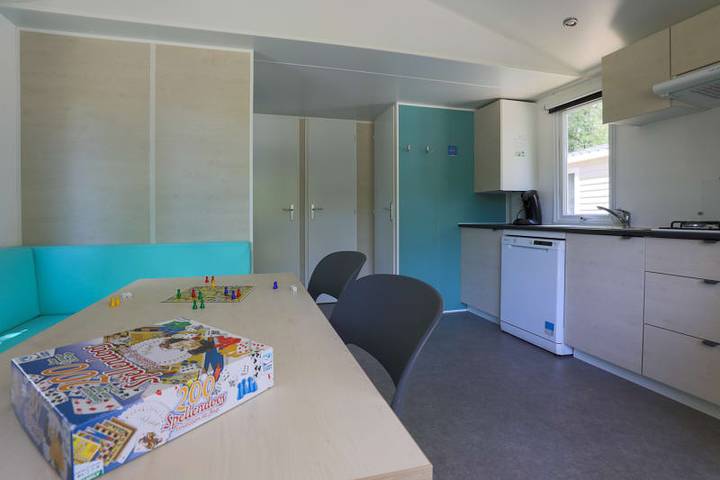 Wohnwagen für 4 Personen, mit Balkon/Terrasse und Seeblick sowie Terrasse in der Ardèche - 3