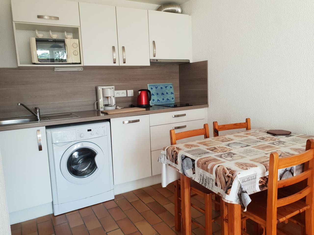 Maisonnettes au confort optimal, à 300m plage et 100m commerces, parfaite pour les familles in L'Aiguillon-la-Presqu'île, Vendée
