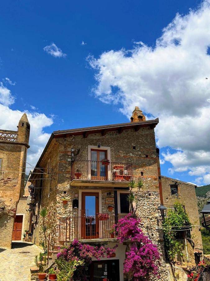 Casa vacanza per 4 persone, con panorama e balcone in Parco Nazionale Del Pollino