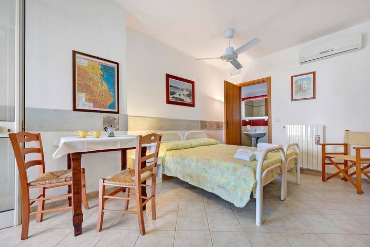 Hel studio-lejlighed, Studio for 2 personer med have in Otranto, Otranto Området