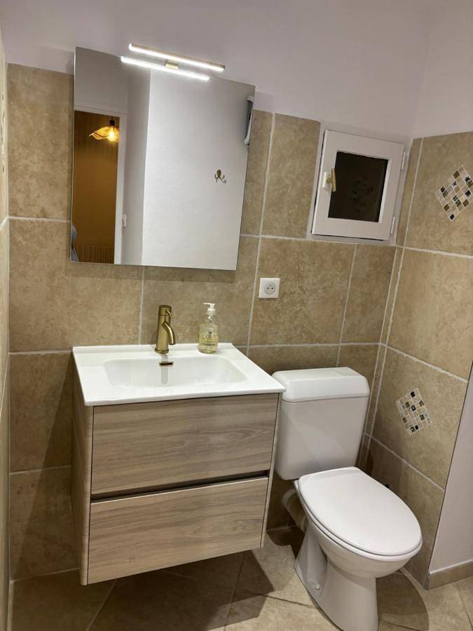 Chambre d’hôte pour 2 personnes, avec jardin et piscine ainsi que balcon et vue à Rochegude - 4