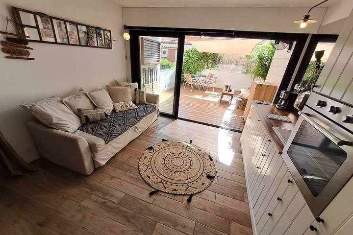 Gîte pour 5 personnes, avec terrasse dans Plage de La Fossette - 2