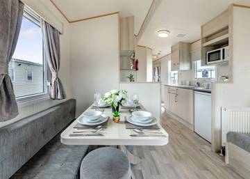 Glamping for 8 People in Walton on the Naze, Essex, Photo 2