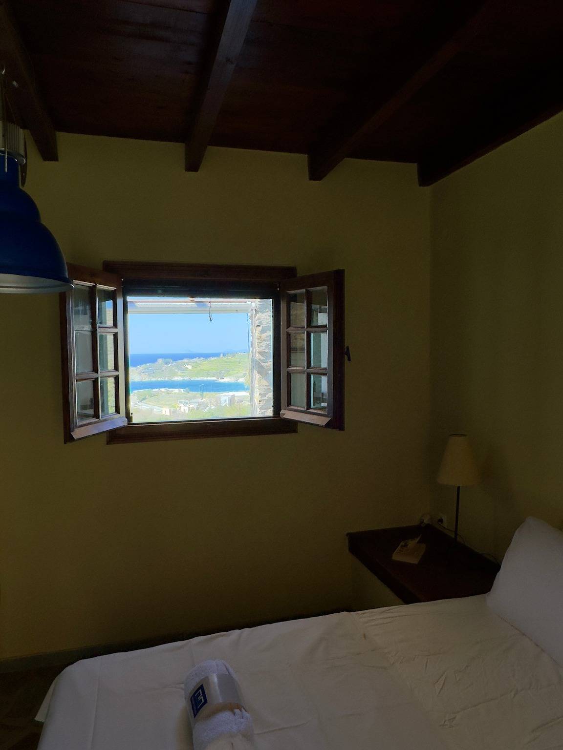 Maison de vacances 'Kea's Sunset Stone Retreat' avec vue sur la mer, Wi-Fi et climatisation in Kea
