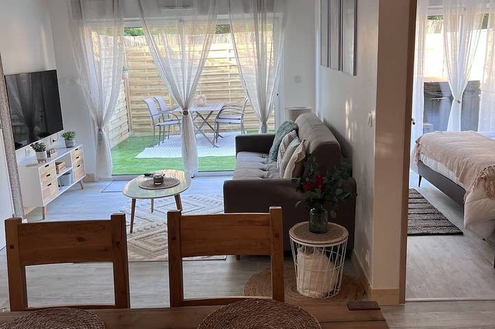 Location de vacances pour 4 personnes, avec jacuzzi et terrasse à Médis - 3