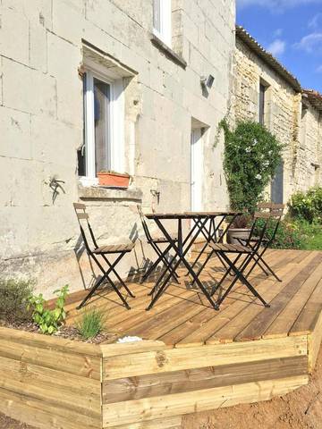 Gîte pour 4 personnes, avec jardin et terrasse à Le Puy-Notre-Dame