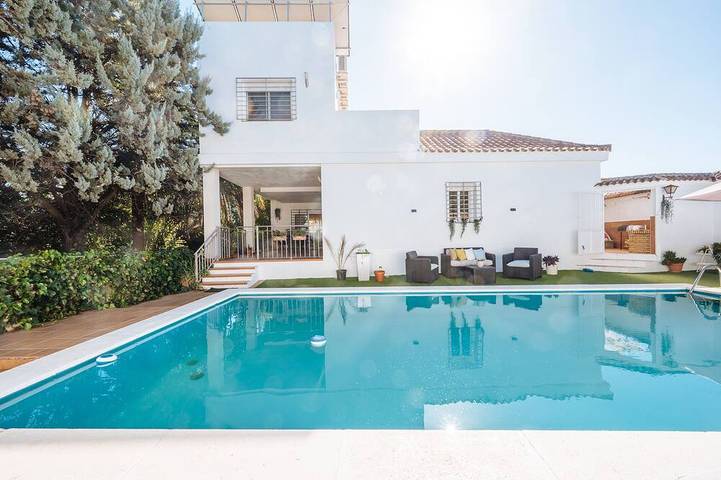 Villa für 8 Personen, mit Balkon und Garten - 1