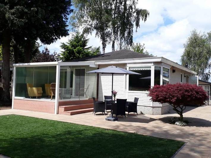 Ferienhaus für 4 Personen, mit Balkon/Terrasse und Terrasse sowie Garten